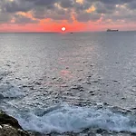 Sunset Modern 1 Bedroom Near The *