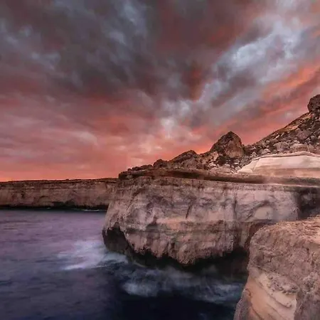 Sunset Modern 1 Bedroom Near The דירה